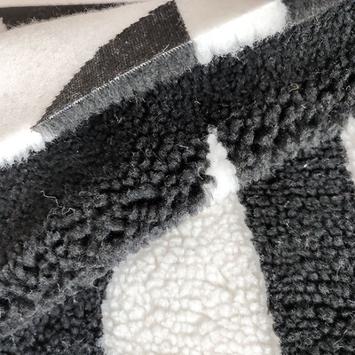 Polyester 650gsm 100% weiches Sherpa scheren Gewebe für das gefärbte Jacken-Handtaschen-Garn